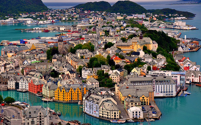 Podroze-10-jedynych-w-swoim-rodzaju-luksusowych-miejsc-na-swiecie-norwegia