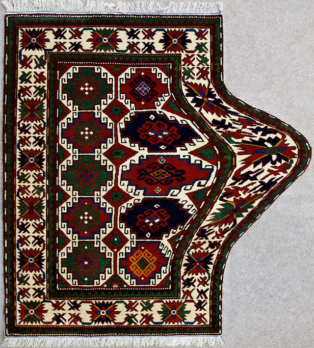 Tradycyjne-Azerbejdzanskie-dywany-przeksztalcone-w-hipnotyzujace-Dziela-Sztuki_7